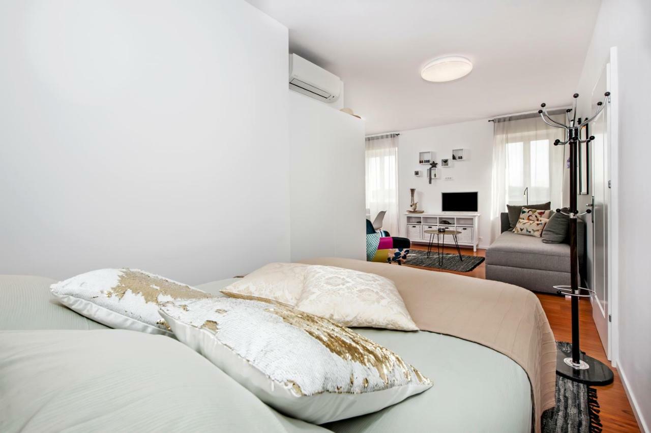 Apartments Sea View - Sunrise And Maremonte Rovinj Exterior photo