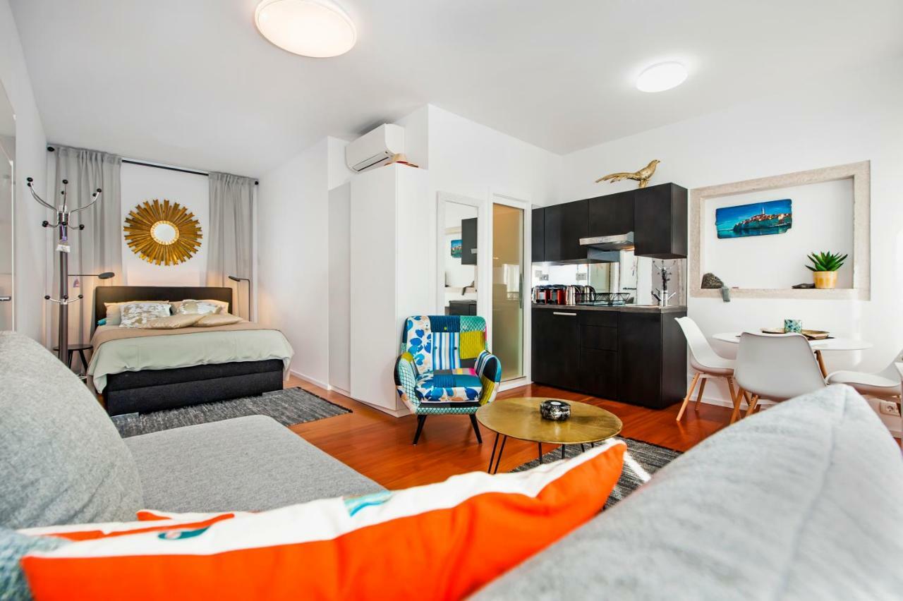 Apartments Sea View - Sunrise And Maremonte Rovinj Exterior photo